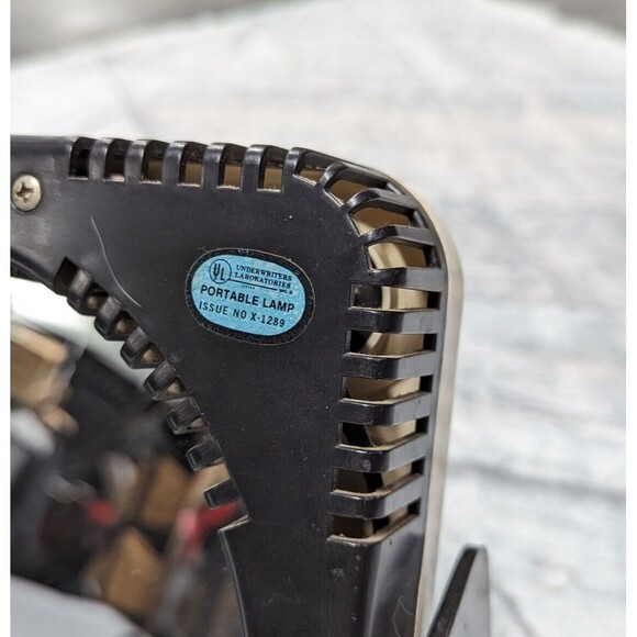 Vintage CONAIR True Reflection Lightable 2 Sided Magnifying Mirror - Picture 5 of 14